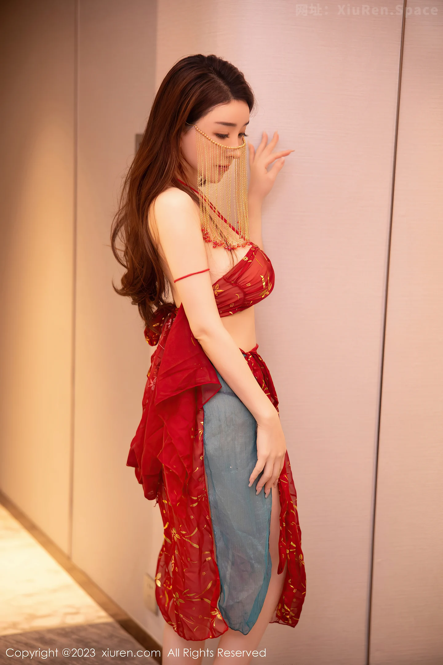 图片[6]-[XiuRen秀人网] 2023.03.14 VOL.6412 eve雨儿1494 红色透视古装舞裙加情趣内衣性感私房写真集-秀人网官方网站